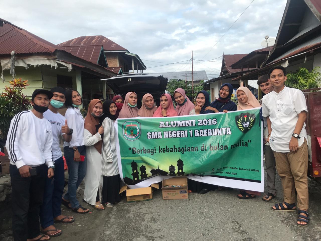 ft SMAN 1 Baebunta Berbagi