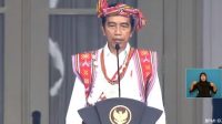 Presiden Jokowi mengenakan pakaian adat Timor Tengah Selatan, NTT Ketika memimpin upacara HUT RI ke-75 di Istana Merdeka, Jakarta, Senin (17/8/2020).