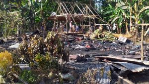 Kebakaran rumah milik Serlianti di Lamasi Timur, Minggu (9/8/2020) pagi.