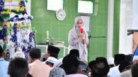 Bupati Luwu Utara, Indah Putri Indriani memberikan sambutan pada perayaan tahun baru Islam 1442 Hijriyah di Masjid Jami Al-Huda Desa Mulyorejo, Sukamaju Selatan, Kamis (20/8/2020).