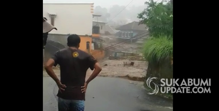 Banjir bandang melanda Sukabumi, Jawa Barat, Senin (21/9/2020) petang. ft/sukabumiupdate