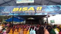 Ribuan ibu-ibu anggota Majelis Taklim se-Luwu Utara menghadiri pengajian dan doa bersama di kediaman Indah Putri Indriani di Kanjiro, Kec Sukamaju, Kamis (3/9/2020).