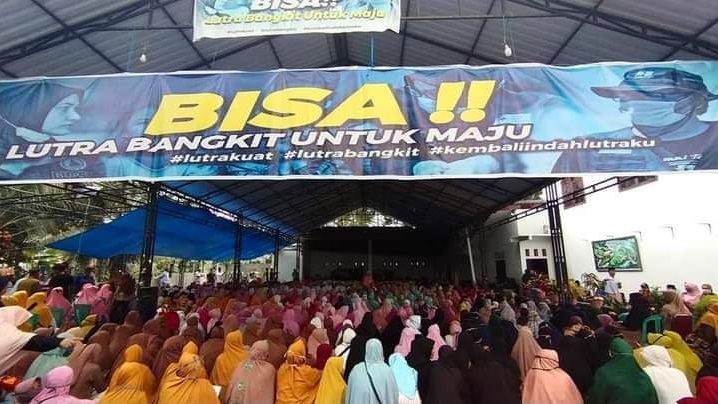 Ribuan ibu-ibu anggota Majelis Taklim se-Luwu Utara menghadiri pengajian dan doa bersama di kediaman Indah Putri Indriani di Kanjiro, Kec Sukamaju, Kamis (3/9/2020).