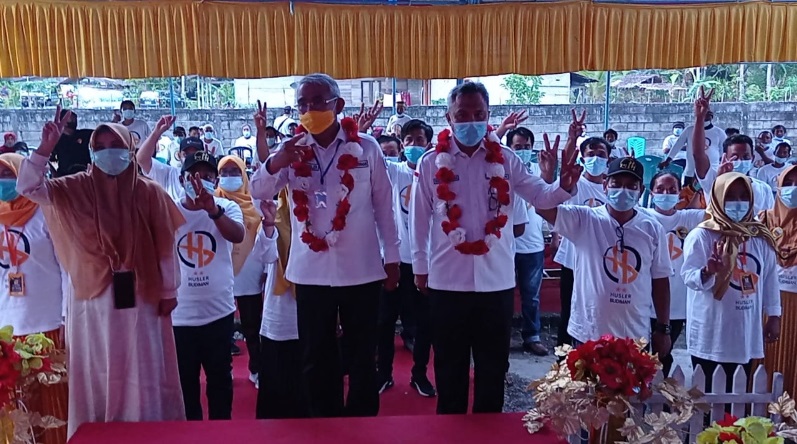 Pengukuhan tim pemenangan Husler-Budiman di Kecamatan Kalena, Minggu (20/9/2020) sore.