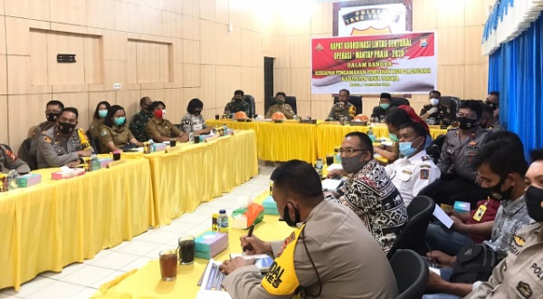 Rapat koordinasi lintas sektoral dalam rangka Ops Mantap Praja 2020, Selasa (01/09/2020) di ruang Vicon Mapolres Tana Toraja.