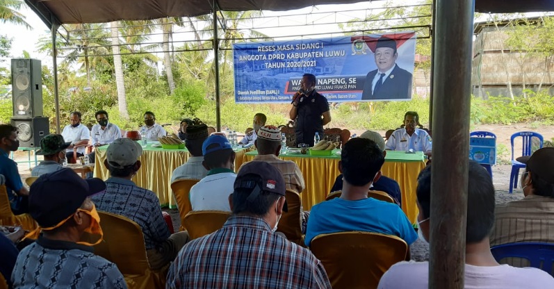 Reses anggota DPRD Luwu, Wahyu Napeng di Desa Salu Paremang Selatan, Rabu (7/10/2020).