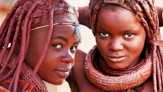 Suku Himba di Afrika. foto: nationalgegraphic