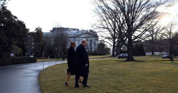 Donald Trump meninggalkan Gedung Putih untuk terakhir kalinya, Rabu (20/1/2021) pagi waktu setempat.