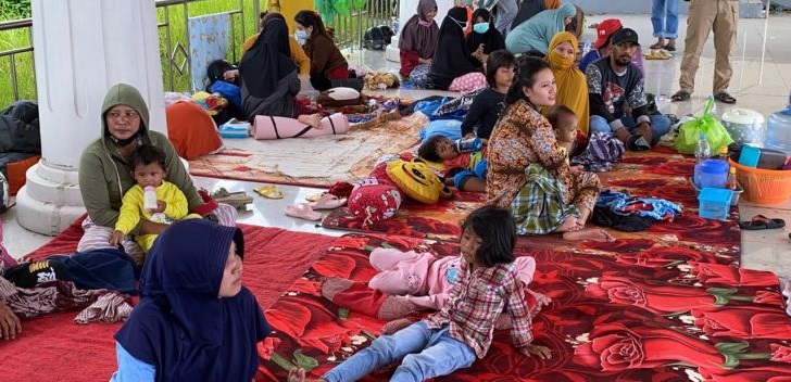 Para pengungsi korban gempa Sulbar di Kabupaten Mamuju. Foto: Biro Adpim Pemprov Sulsel.