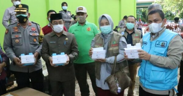 Penyerahan vaksin sinovac ke Pemkab Luwu Timur, di Mapolres Lutim, Jumat (29/1/2021) pagi. ft/humaspemkablutim