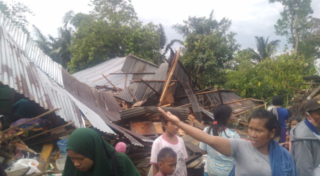Bencana angin puting beliung yang melanda sejumlah desa di Kecamatan Lamasi Timur, Kabupaten Luwu, Senin (15/2/2021).