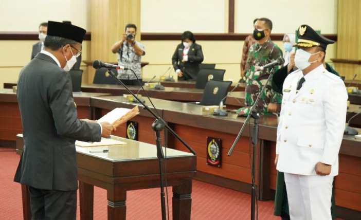 Suasana pelantikan Irwan Bachri Syam jadi Bupati Luwu Timur sisa masa jabatan 2016-2021 di Kantor Gubernur Sulsel, Kamis (11/2/2021). foto: humaspemkablutim