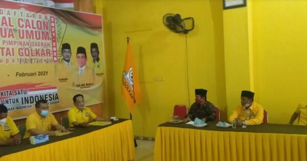Patahudding mengembalikan berkas bakal calon Ketua DPD II Golkar Luwu, Senin (22/2/2021).