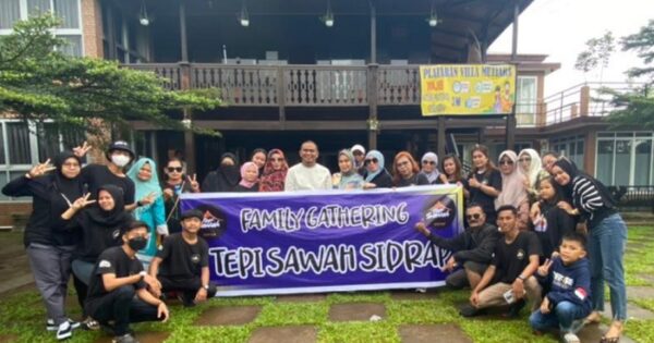 Lesehan Tepi Sawah Sidrap menggelar Family Gathering di Villa Mutiara Malino Kabupaten Gowa, Selasa (30/31 Maret 2021).