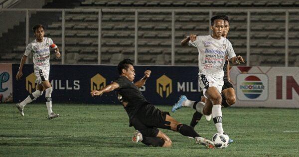Timnas Indonesia U-23 meraih kemenangan meyakinkan 3-1 atas juara Liga 1 2019, Bali United di Stadion Madya Senayan, Jakarta, Minggu (7/3/2021) malam.