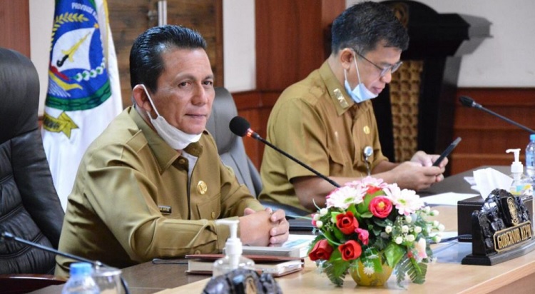 Gubernur Kepulauan Riau (Kepri), Ansar Ahmad memimpin rakor percepatan vaksinasi Covid-19 di Kantor Gubenrur Kepri, Selasa (22/6/2021). foto:ist