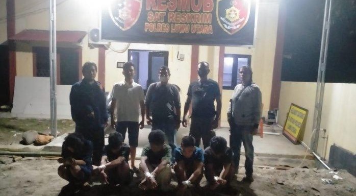Lima pemuda Baliase, Luwu Utara diamankan polisi setelah menganiaya pelajar 16 tahun. foto:diambil dari laman TribunLutra