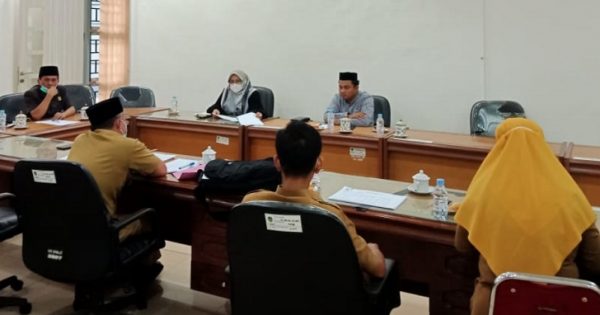 Rapat dengar pendapat terkait realisasi anggaran dengan Dinas Kominfo Luwu Timur, di ruang Komisi III DPRD Lutim, Senin (28/6/2021).