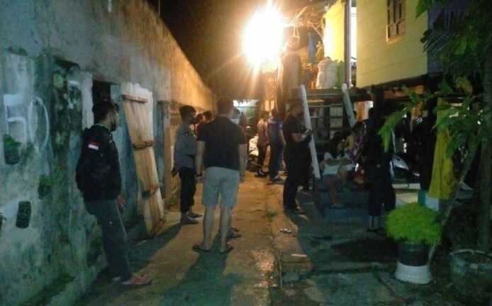 Lokasi penemuan orok bayi di Jalan A Razak, Palopo, Minggu (15/8/2021) malam.