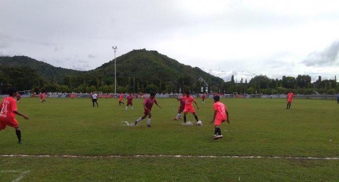 Pertandingan Pra Porprov zona 5 antara Kabupaten Luwu Utara lawan Wajo di Lapangan Andi Djemma Belopa, Rabu (4/8/2021).