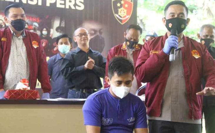 Tersangka kasus penipuan, Yandi (28) diamankan Polrestabes Semarang. Korbannya 10 janda muda. Foto via laman jpnn.com