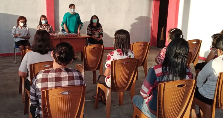 Rapat PKK Ranomea di Salasar Kantor Lurah Ranomea, Kecamatan Amurang Timur, Minahasa Selatan Sulut, Sabtu (25/9/2021). Foto:ist