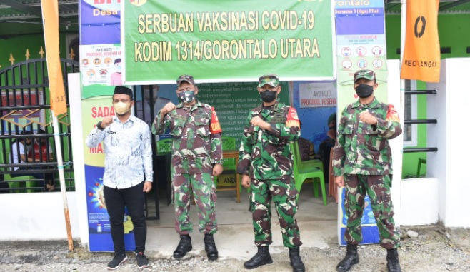 Serbuan Vaksinasi Covid-19 kerjasama Pemkab Gorontalo dan Koramil Telaga di Desa Tinelo, Kamis (9/9/2021). Foto:Ifan/teraskata.com