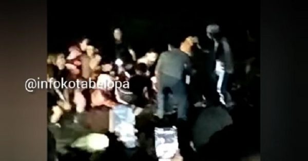 Tangkapan layar video yang diunggah akun IG @InfoKotaBelopa terkait penemuan mayat Rehan, siswa SMA tenggelam di pelabuna TAdette, Belopa, Senin (11/10/2021) malam.
