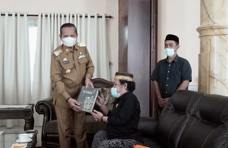 ee8e971e-8ac1-4eeb-b479-417e2a6e390f