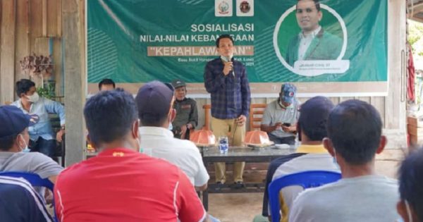 Anggota DPRD Sulsel, Jabbar Idris sosialisasi nilai-nilai kebangsaan dan kepahlawanan di Dusun Salukaroe, Desa Pabbaresseng, Kecamatan Bua, Kabupaten Luwu, Minggu (14/11/2021). Foto:ist