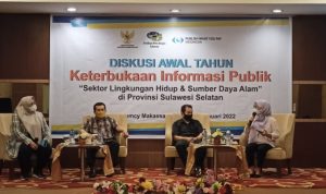 Diskusi Keterbukaan Informasi Publik 'Sektor Lingkungan Hidup dan Sumber Daya Alam di Sulsel', di Hotel Remcy Makassar, Kamis (27/1/2022). Foto: ist
