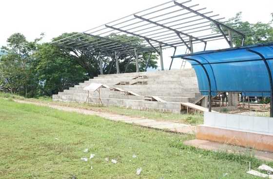 Teraskata-Proyek Tribun Lapangan Towuti