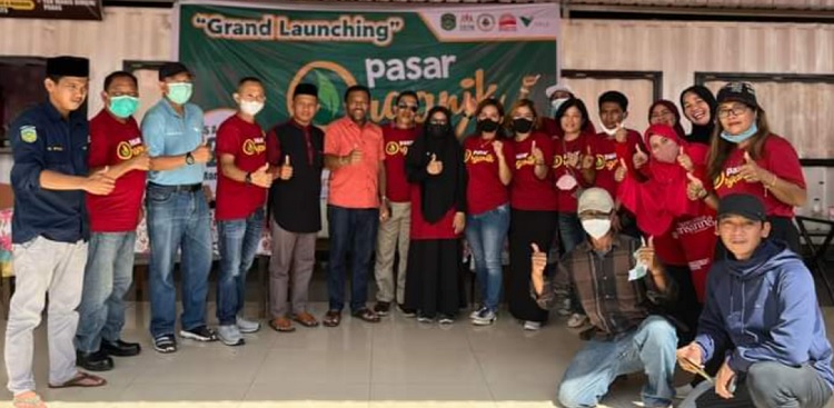 Grand launching pasar organik Bumdesma mitra program PPM PT Vale, di pelataran Pujasera Street Food Kecamatan Towuti, Sabtu (26/03/2022). Foto:ist