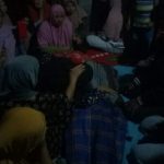 Suasana rumah duka Kamaruddin (23), warga Tarengge yang ditikam di Tomoni, Selasa (8/3). Foto: laman Batarapos.com