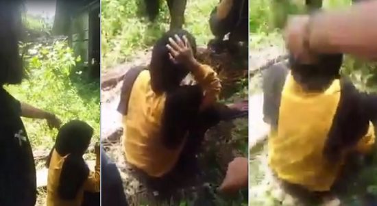 Tangkapan layar video viral pelajar Palopo dikeroyok sekelompok cewek.