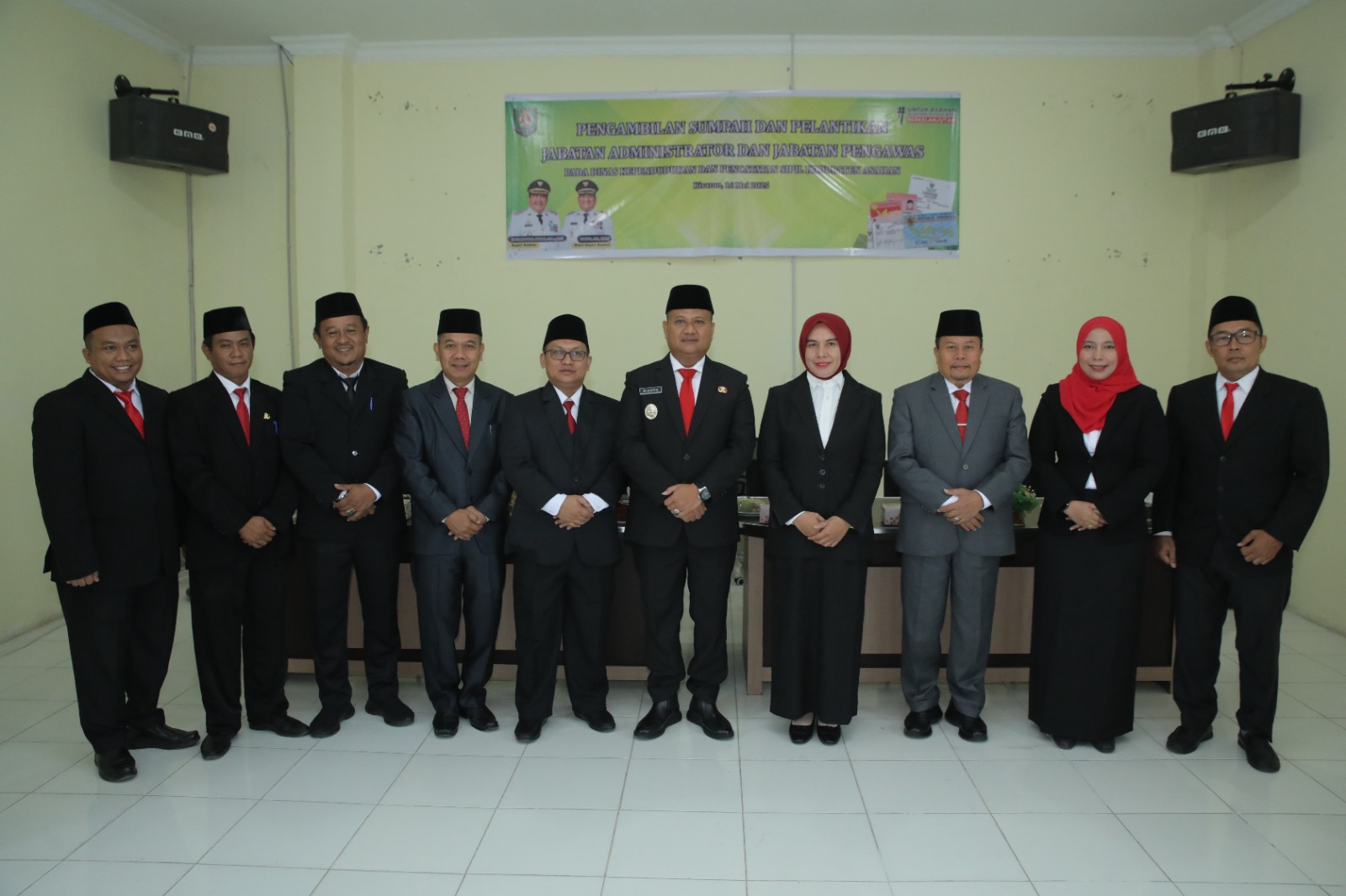 Wakil Bupati Lantik 2 Pejabat di Disdukcapil Kabupaten Asahan