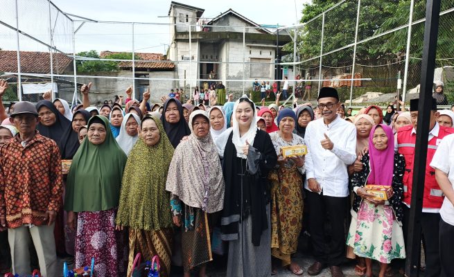 Bupati Brebes Paramitha Widya Kusuma saat Ngabuburit bersama warga Desa Negarayu Tonjong.(dok Istimewa)