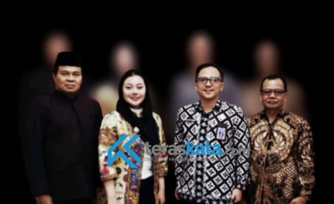 Bupati Brebes Paramitha Widya Kusuma, bersama Wakil Bupati Brebes Wurja dan Ketua DPRD Kabupaten Brebes, M.Taufik usai melantik dan mengambil sumpah jabatan Adi Widiarso sebagai Kepala Dinas Pariwisata.(dok Istimewa)