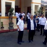Suasana kerja di Kantor Dinas Pendidikan (Disdik) Kabupaten Cirebon kembali berdenyut pasca-libur panjang Idul Fitri 1447 H. Para pegawai tampak mulai kembali ke rutinitas kantor di hari pertama masuk kerja, Rabu (25/3/2026) pagi
