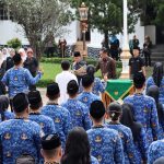 Lantik 119 PNS, Wali Kota Cirebon Minta ASN Jadi 'Oksigen Baru' Bagi Tubuh Birokrasi