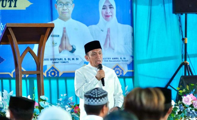 upati Luwu Timur Irwan Bachry Syam geram mendengar isu adanya oknum yang menyewakan kios di pasar tradisional Towuti. Menurutnya, tidak ada yang berhak menarik pungutan sewa kios di pasar tersebut selain Pemerintah.