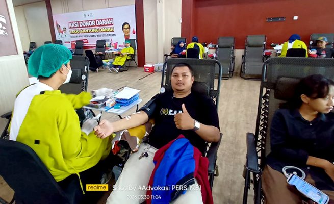 Wujud Kepedulian, Awak Media dan Warga Cirebon Bersatu dalam Aksi Donor Darah