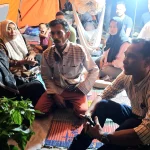 Ceulangiek bertemu korban banjir di tenda pengungsian Bireuen