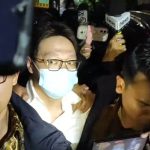 Dokter kecantikan dan YouTuber, Richard Lee resmi ditahan di Polda Metro Jaya pada Jumat (6/3) pukul 21.50 WIB.