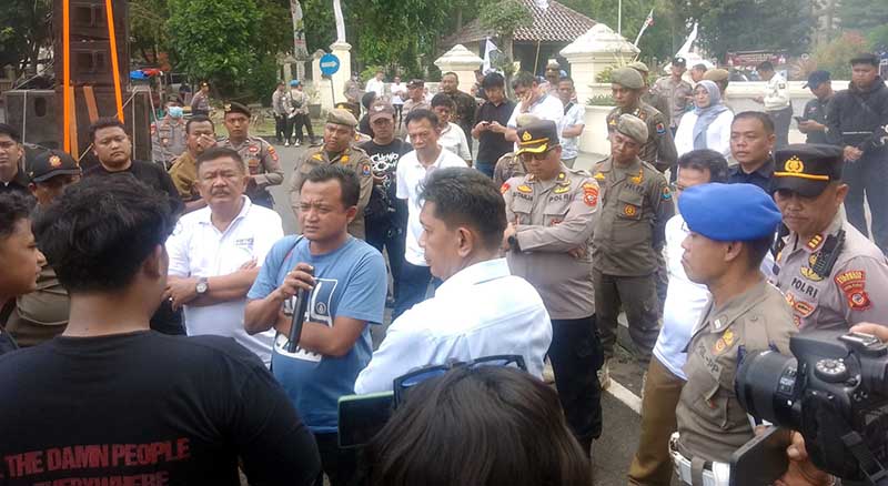 SEMA Cirebon Beraksi, Tuntut Pemkab Bersih dari Praktik KKN