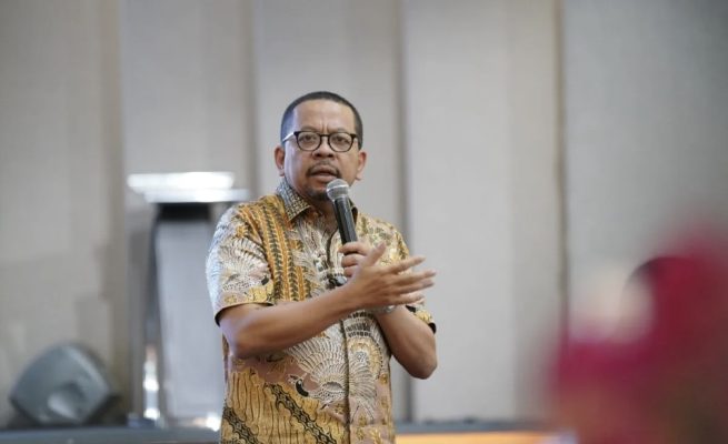 Kepala Staf Kepresidenan Muhammad Qodari menekankan pentingnya penerapan standar pers pada platform media sosial yang berperilaku layaknya pers, saat menghadiri deklarasi Serikat Wartawan Senior Indonesia (SWSI) di Jakarta, Jumat (17/4).