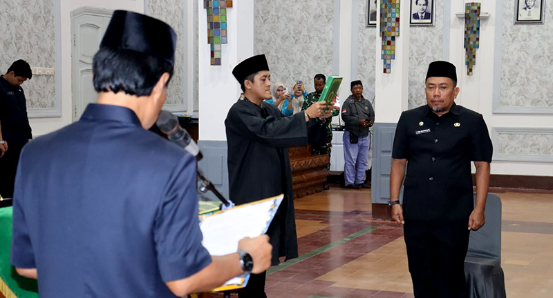 Wali Kota Lantik Edi Siswoyo Jadi Pj Sekda Cirebon