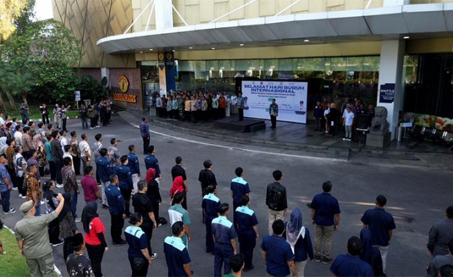 Buruh rayakan may day di Cirebon