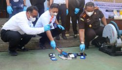 Kejari Cirebon Musnahkan Barang Bukti 180 Perkara